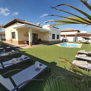 villa-thais-with-private-pool-ideal-for-your-holidays.in-canary-islands.com/